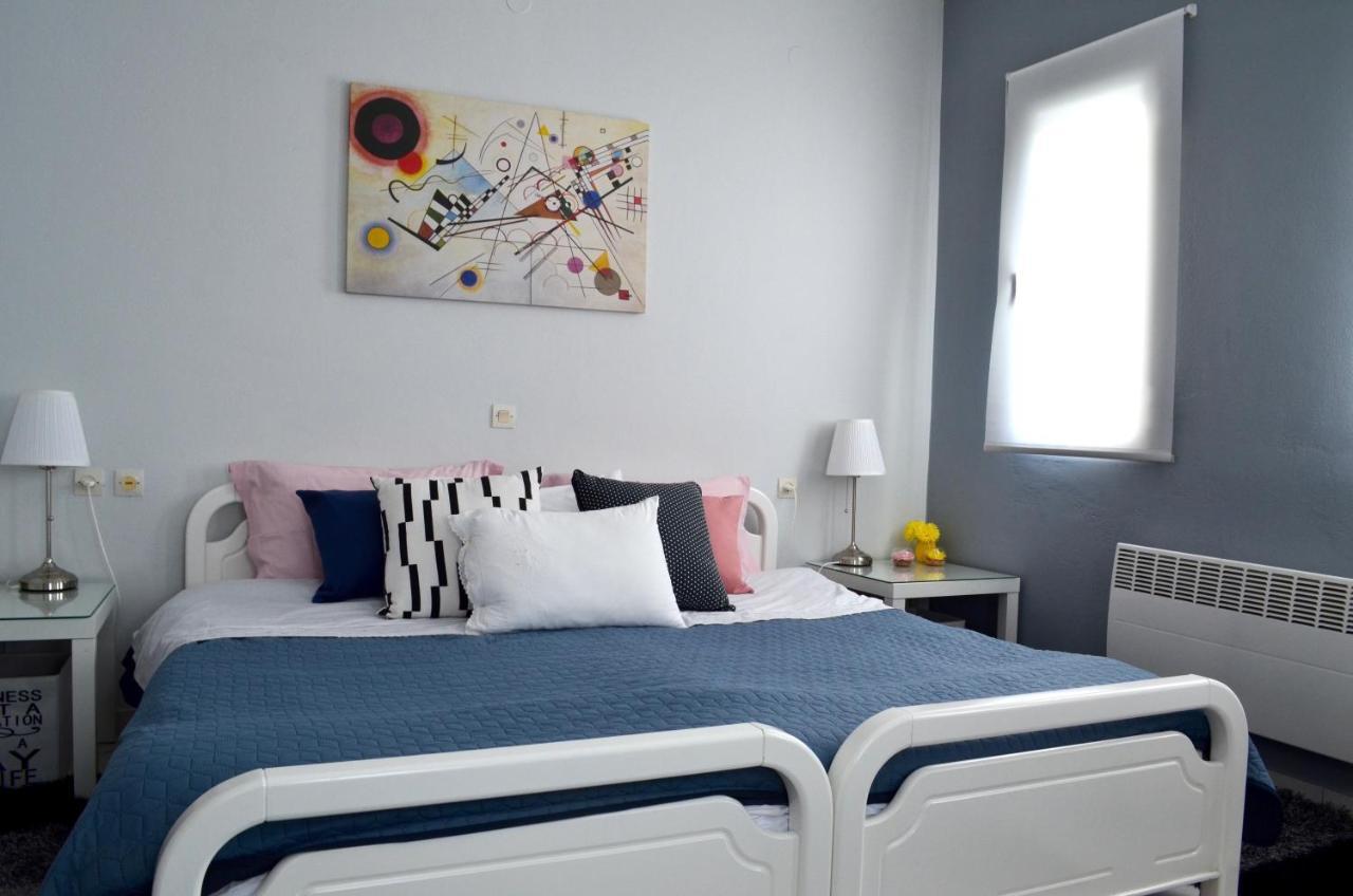 Downtown Apartment Kamena Vourla
